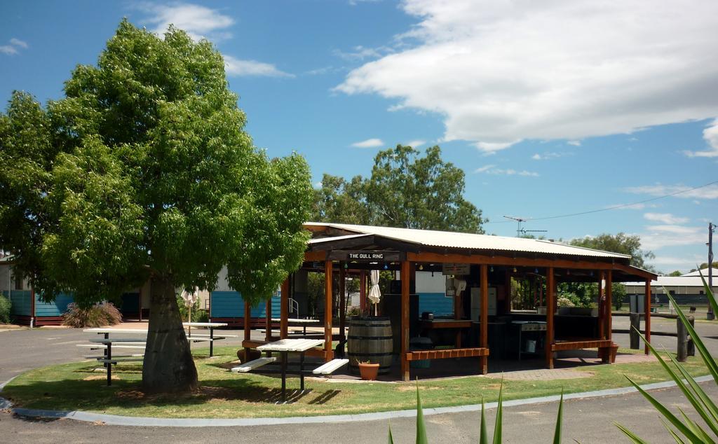 Roma Big Rig Tourist Park Hotel Bagian luar foto